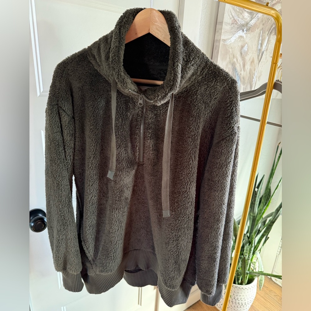 Sherpa quarter zip